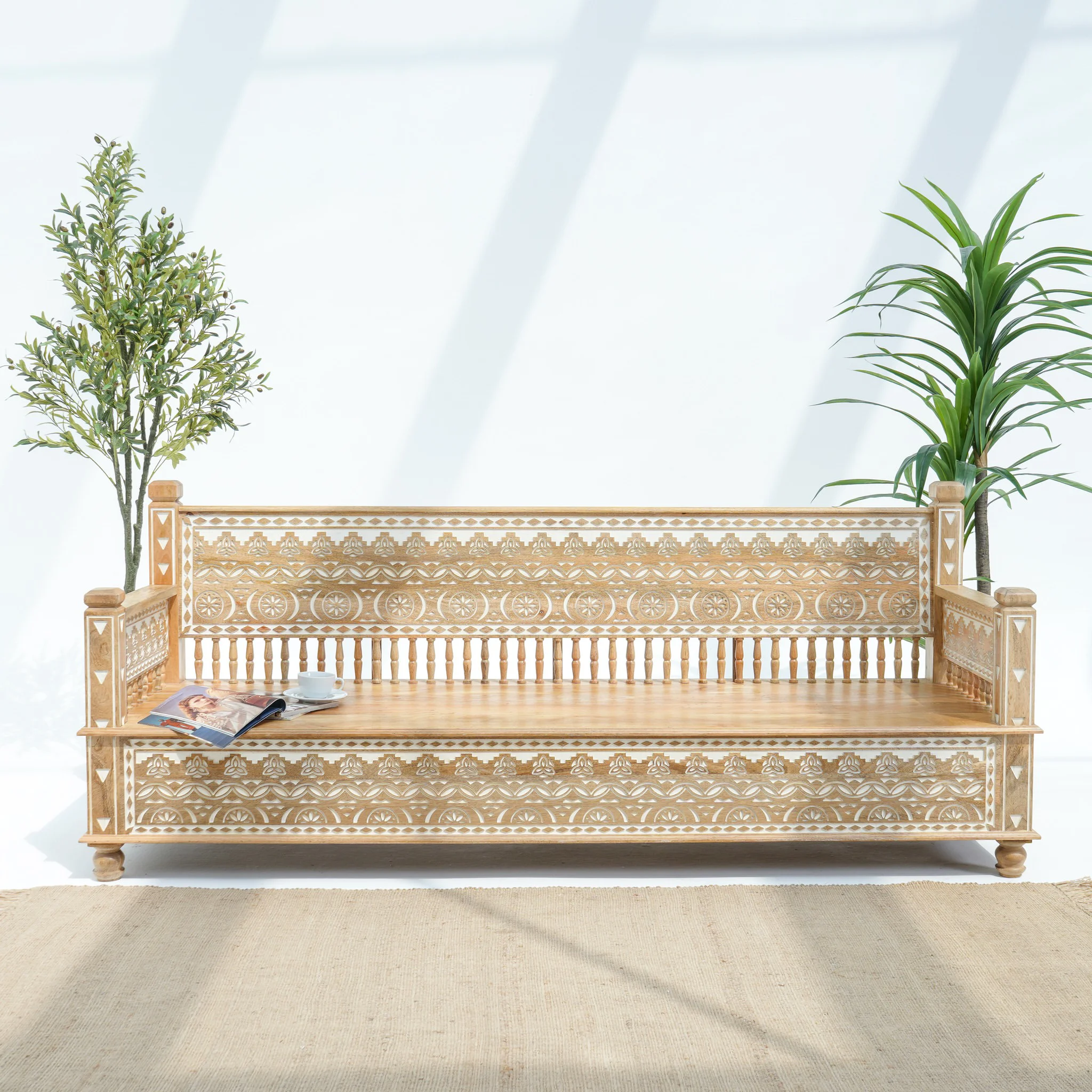 fl-Southeast Asia Solid Wood Carving Hollow Logs Weathered White Old Three-person Sofa American Retro Homestay Furniture%
fl-Southeast Asia Solid Wood Carving Hollow Logs Weathered White Old Three-person Sofa American Retro Homestay Furniture%