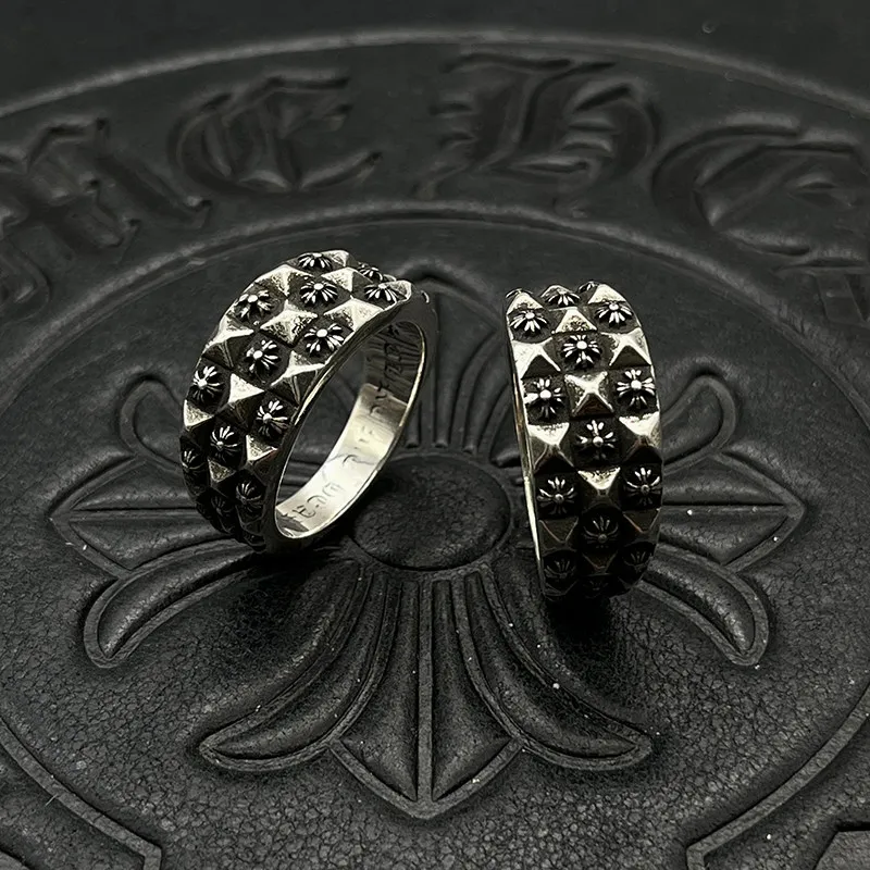 S925 sterling silver checkerboard cross flower ring niche ring old classic men and women domineering
S925 sterling silver checkerboard cross flower ring niche ring old classic men and women domineering