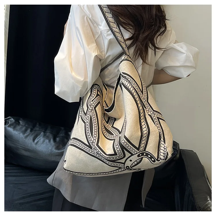 Trendy Mori Aesthetic Hemp Bucket Bag - Foreign Style Large Capacity Tote with Unique Totem Design, Casual Shoulder Bag
Trendy Mori Aesthetic Hemp Bucket Bag - Foreign Style Large Capacity Tote with Unique Totem Design, Casual Shoulder Bag