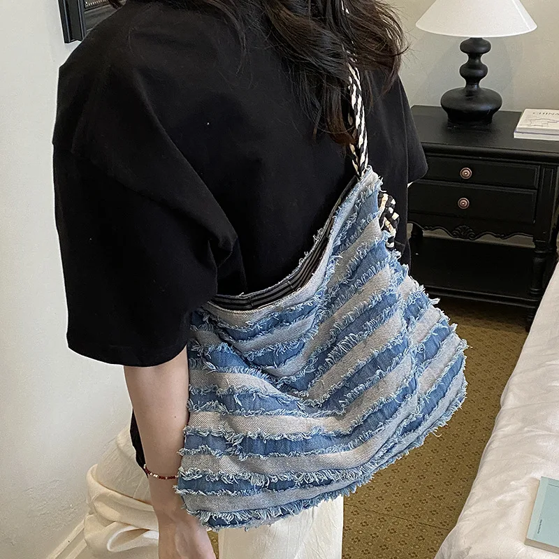 Large Capacity Denim Handbags for Women Korean Style Casual Commuting Shoulder Bag Summer Versatile Shopping Tote Bags
Large Capacity Denim Handbags for Women Korean Style Casual Commuting Shoulder Bag Summer Versatile Shopping Tote Bags