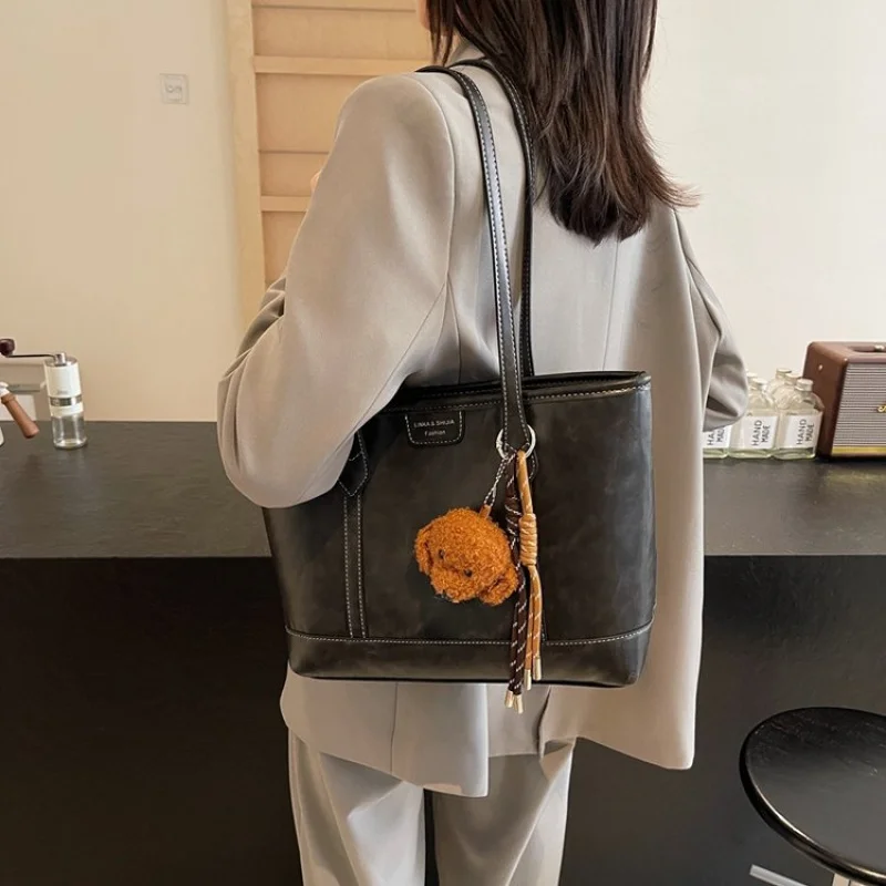Famous Designer Leather Women's Tote Bag Luxury Brand Popular Classic Elegant Commuter Bag
Famous Designer Leather Women's Tote Bag Luxury Brand Popular Classic Elegant Commuter Bag