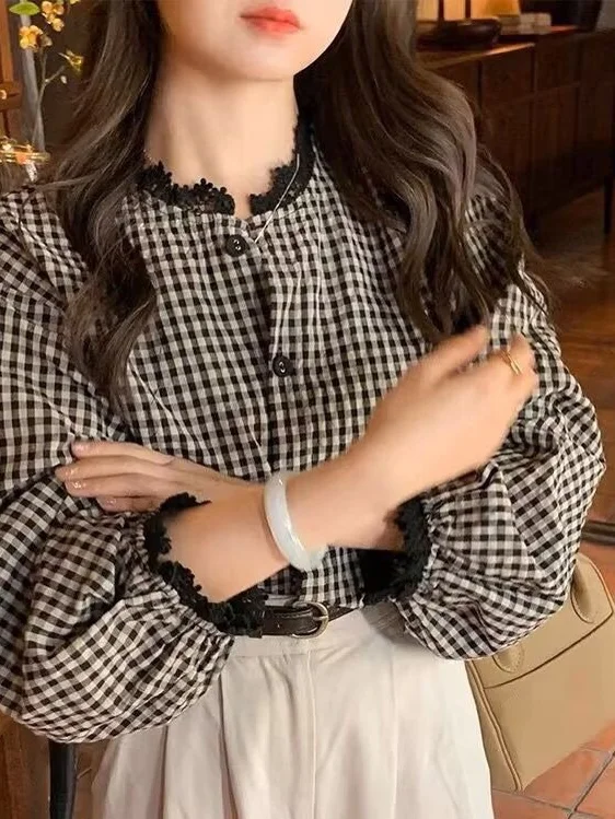 Retro Plaid Long Sleeve Loose Top Lace Splicing Women's Fashion French Style round Neckline Thin Material Summer New Arrival
Retro Plaid Long Sleeve Loose Top Lace Splicing Women's Fashion French Style round Neckline Thin Material Summer New Arrival