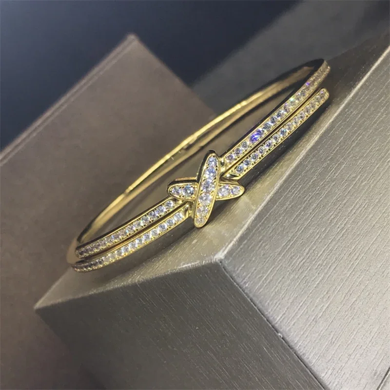 2024 French Bracelet Classic Round Edge Ancient Modeling Technology Is Suitable for Catering Party Image Photo Occasions
2024 French Bracelet Classic Round Edge Ancient Modeling Technology Is Suitable for Catering Party Image Photo Occasions