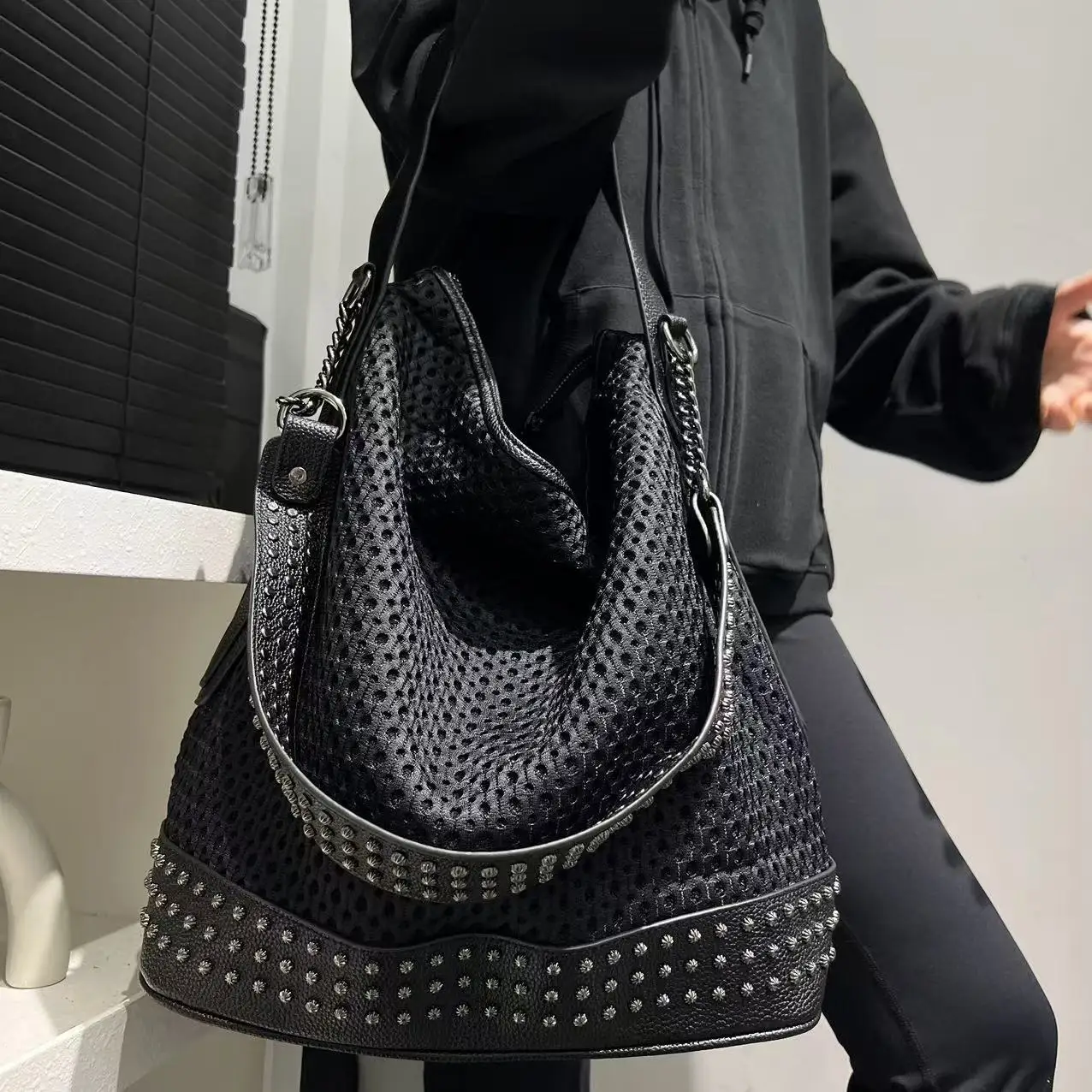 FANDAO Chic Large Capacity Mesh Tote with Rivet Strap - Casual Retro Street Style Bucket Bag for Women Durable Nylon Zip Closure
FANDAO Chic Large Capacity Mesh Tote with Rivet Strap - Casual Retro Street Style Bucket Bag for Women Durable Nylon Zip Closure