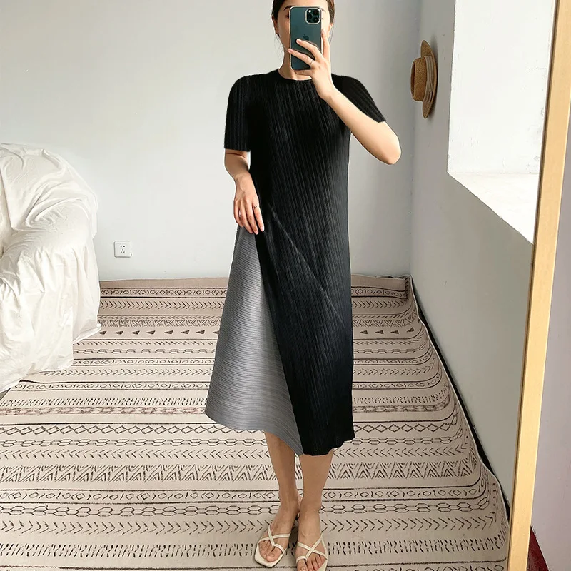 PleAted Dress FemAle Medium-Length Sleeveless Summer New MiyAke IrregulAr Stitching A-Bottom Skirt Foreign Style
PleAted Dress FemAle Medium-Length Sleeveless Summer New MiyAke IrregulAr Stitching A-Bottom Skirt Foreign Style
