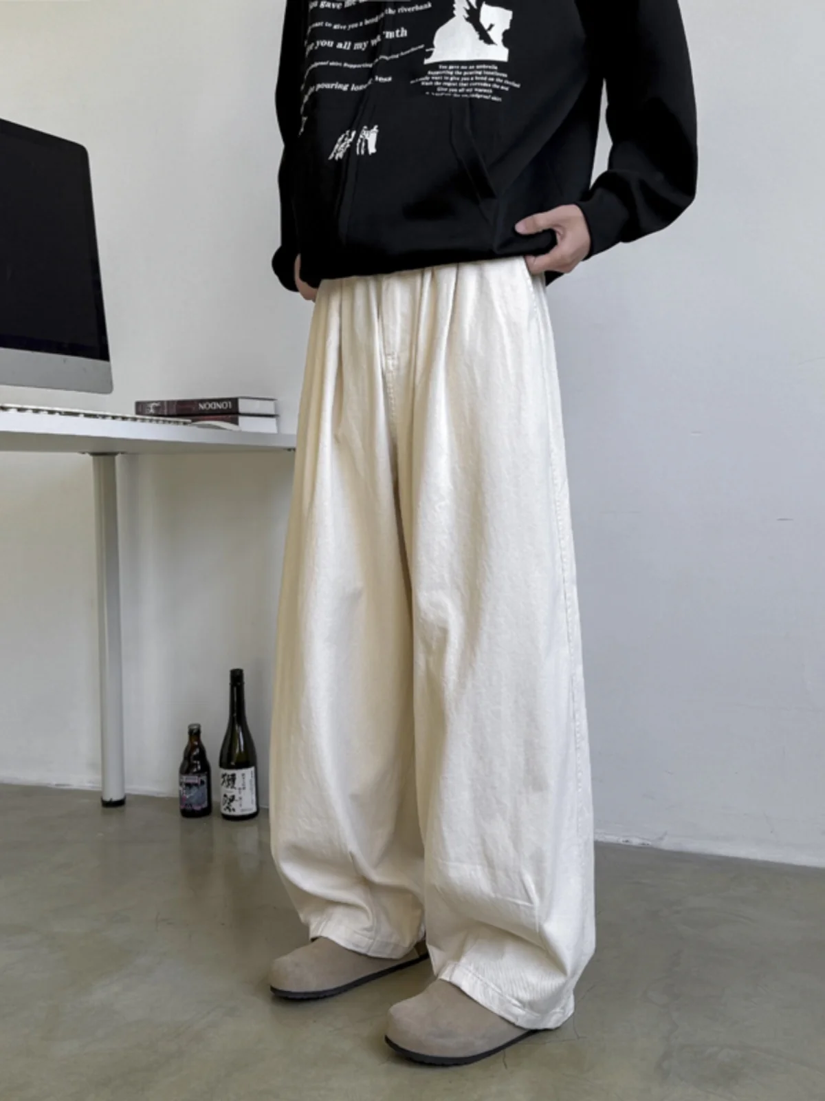 Retro Japanese Sle Khaki Wide Leg Pants Men's Spring Autumn Loose Large Size Cleanfit Versatile Trendy Straight Long Pants
Retro Japanese Sle Khaki Wide Leg Pants Men's Spring Autumn Loose Large Size Cleanfit Versatile Trendy Straight Long Pants