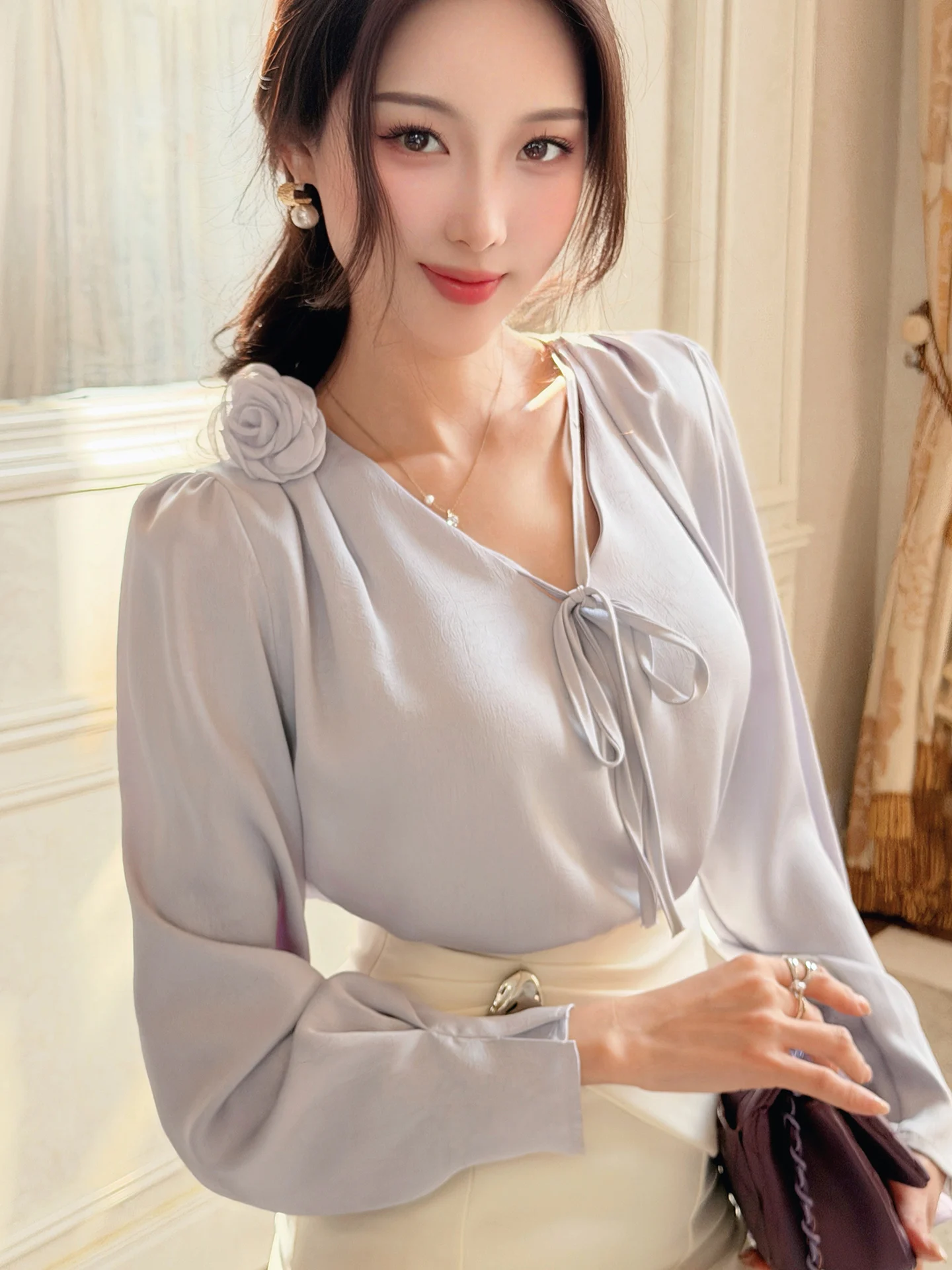 Korean Sle Commute Satin Bubble Sve irt New Arrival 3D Floral Tie Drapey Chiffon Top Slimming Straight Cut V-Ne Long...
Korean Sle Commute Satin Bubble Sve irt New Arrival 3D Floral Tie Drapey Chiffon Top Slimming Straight Cut V-Ne Long...