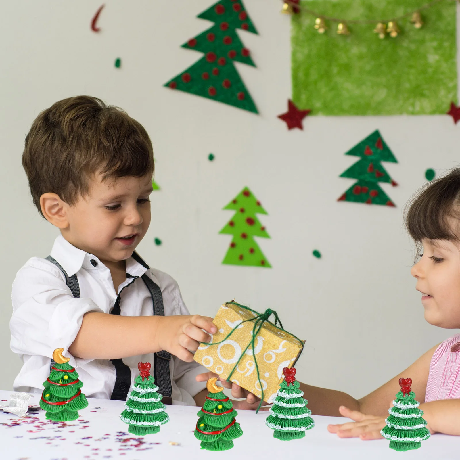 15Pcs Resin Decoration Christmas Tree Ornaments Exquisite Workmanship Ideal Gift Wedding Birthday Festive Supplies
15Pcs Resin Decoration Christmas Tree Ornaments Exquisite Workmanship Ideal Gift Wedding Birthday Festive Supplies