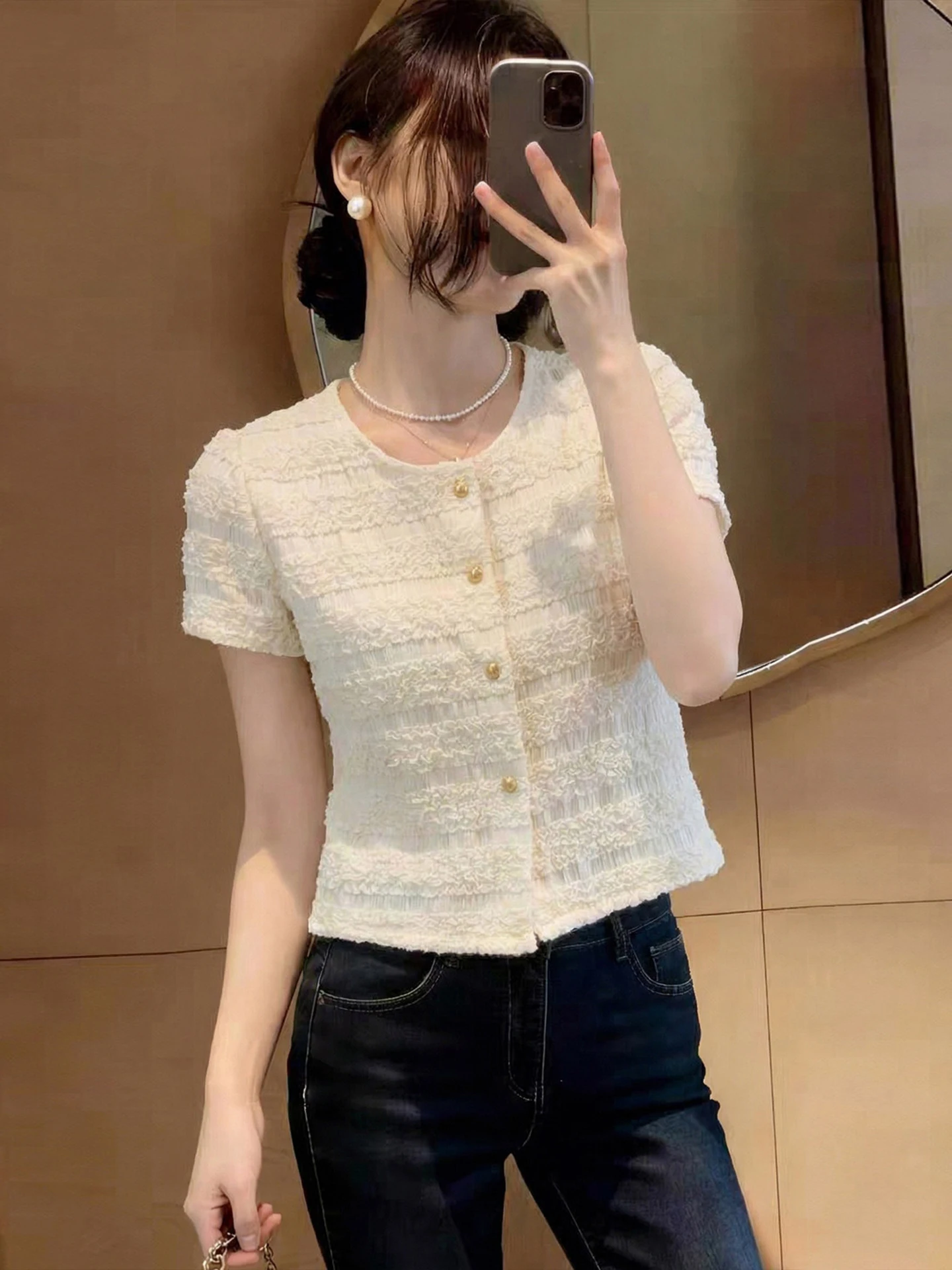 Summer Lace Shirt Women's Short Style Texture Single Button Slim Fit Top Korean Version Polyester Fiber round Neck Button up
Summer Lace Shirt Women's Short Style Texture Single Button Slim Fit Top Korean Version Polyester Fiber round Neck Button up