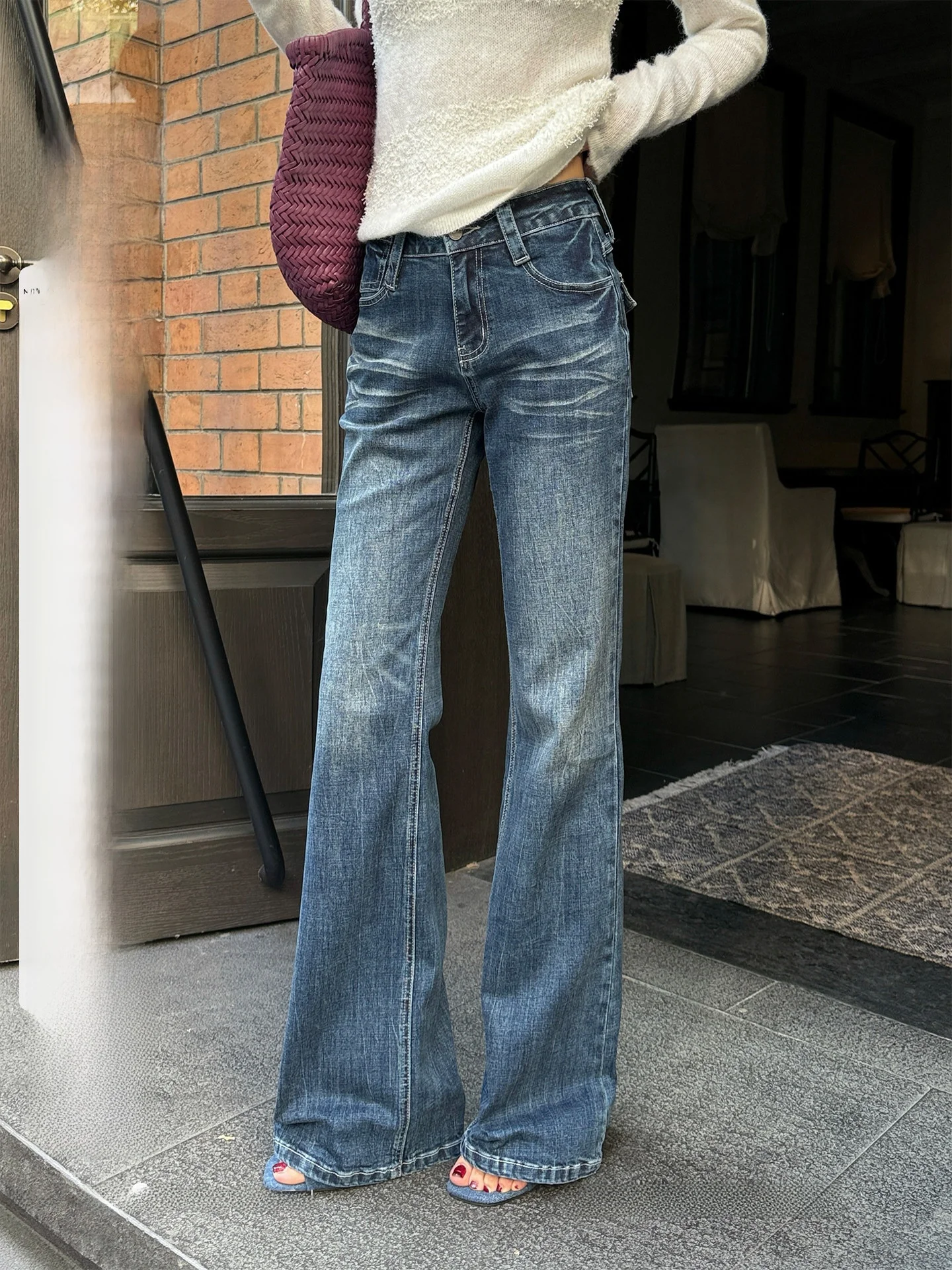 Retro Washed Bell Bottom Jeans Women's Supermodel Style Detail Micro Flared Denim Pants Spring New Arrival Cotton Blend
Retro Washed Bell Bottom Jeans Women's Supermodel Style Detail Micro Flared Denim Pants Spring New Arrival Cotton Blend
