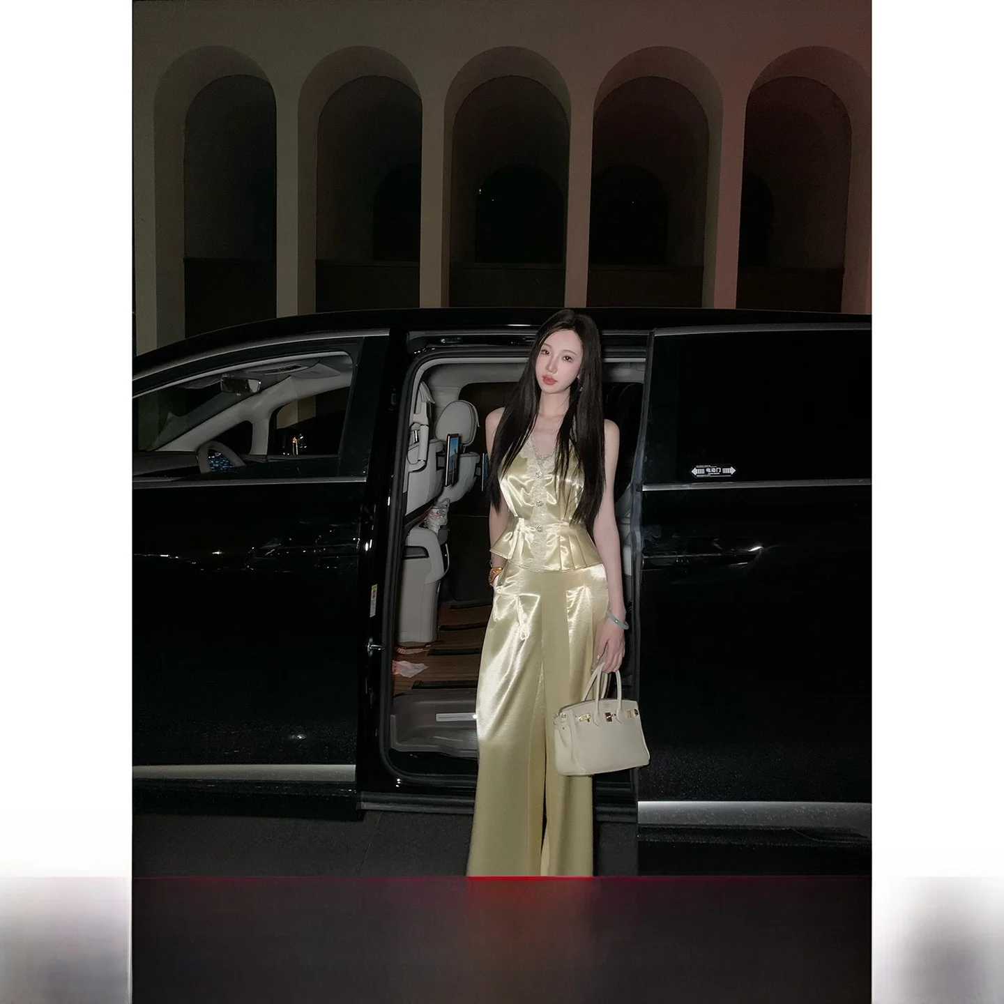 Sy Summer Commute Faion Set Топ с v-образным вырезом и широкими брюками Elely Mature Sle Walking Wall Street Повседневная рабочая одежда
Sy Summer Commute Faion Set Топ с v-образным вырезом и широкими брюками Elely Mature Sle Walking Wall Street Повседневная рабочая одежда