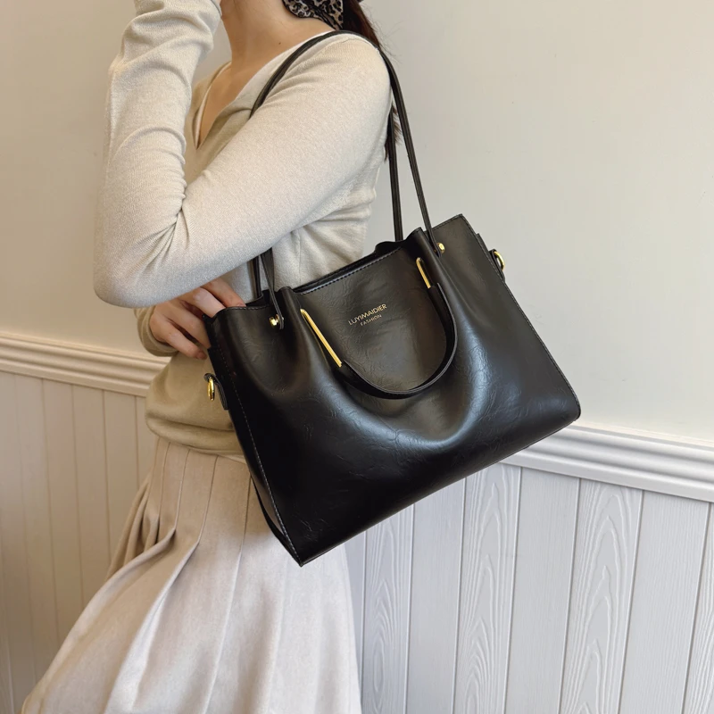 Минималистичная винтажная кожаная сумка через плечо, элегантный текстурированный дизайн, элитная роскошная сумка-тоут для стильных женщин, вечерние пригородные поездки
Минималистичная винтажная кожаная сумка через плечо, элегантный текстурированный дизайн, элитная роскошная сумка-тоут для стильных женщин, вечерние пригородные поездки