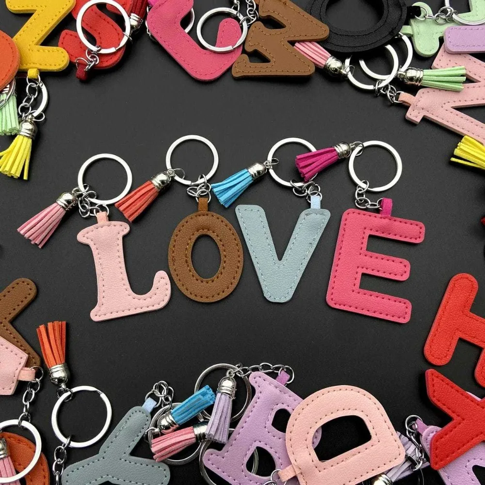 26-Letter Keychain PU Colored Leather Tassel Key Chain Pendant for Women Bag Charm Wholesale Gifts To Friends Car Accessories
26-Letter Keychain PU Colored Leather Tassel Key Chain Pendant for Women Bag Charm Wholesale Gifts To Friends Car Accessories