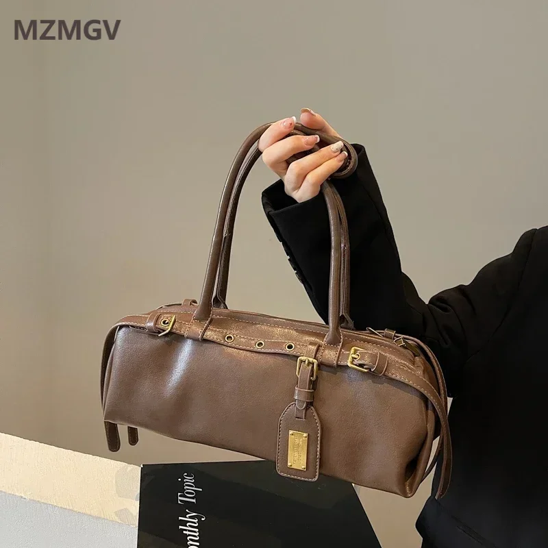 Vintage Belt Design Women's Soft PU Leather Underarm Bag Autumn New Large Capacity Handbag Y2K Daily Shoulder Bag Sacs À Main
Vintage Belt Design Women's Soft PU Leather Underarm Bag Autumn New Large Capacity Handbag Y2K Daily Shoulder Bag Sacs À Main