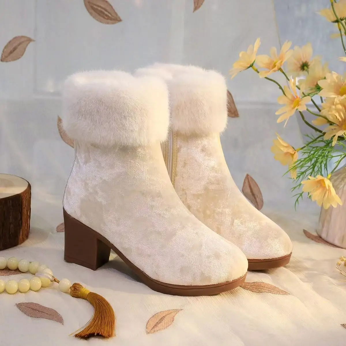 Women Winter New Block Heel Flannel Ankle Cotton Boots Ethnic Style Round Toe High Top Plush Keep Warm Horse Face Skirts Boots
Women Winter New Block Heel Flannel Ankle Cotton Boots Ethnic Style Round Toe High Top Plush Keep Warm Horse Face Skirts Boots