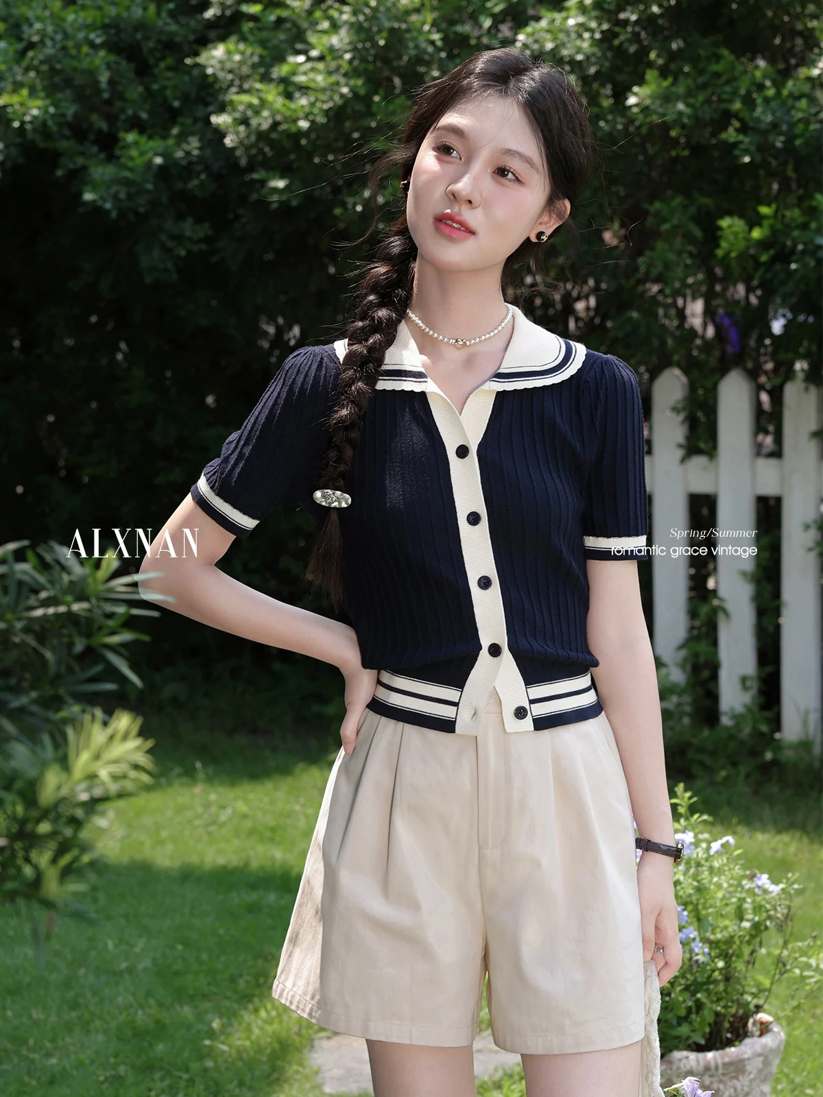 ALXNAN Women's Knitted T-shirt Navy Lapel Short Sleeve Slim-fit Knitted Cardigan 2025 Summer Elegant Casual Female Tops L56510
ALXNAN Women's Knitted T-shirt Navy Lapel Short Sleeve Slim-fit Knitted Cardigan 2025 Summer Elegant Casual Female Tops L56510