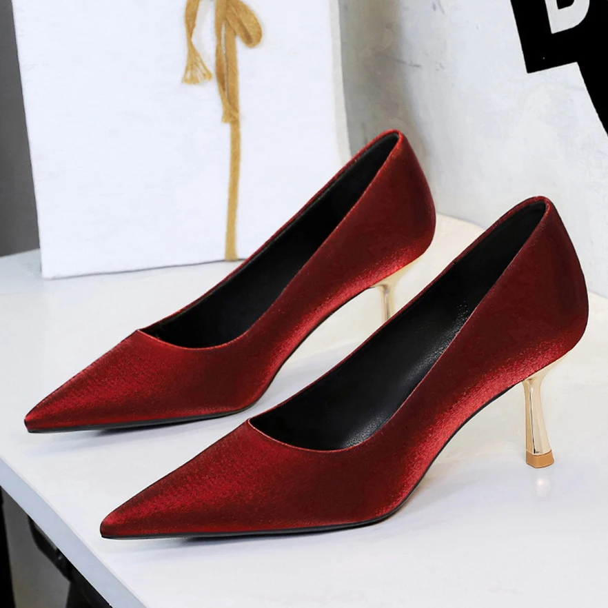 BIGTREE High Quality Satin Women's Pumps Sexy Elegant Pointed Toe Thin Heels Striptease Party Wedding Mules Shoes
BIGTREE High Quality Satin Women's Pumps Sexy Elegant Pointed Toe Thin Heels Striptease Party Wedding Mules Shoes