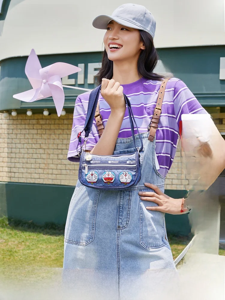 Сумка-кроссбоди LeSportsac из лимитированной дизайнерской серии: модная джинсовая сумка на одно плечо, коллаборация, повседневный простой стиль
Сумка-кроссбоди LeSportsac из лимитированной дизайнерской серии: модная джинсовая сумка на одно плечо, коллаборация, повседневный простой стиль