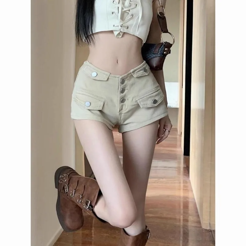 Джинсовые шорты с низкой посадкой 2026: летняя коллекция для девушек, с карманами, дизайнерские, ультракороткие
Джинсовые шорты с низкой посадкой 2026: летняя коллекция для девушек, с карманами, дизайнерские, ультракороткие