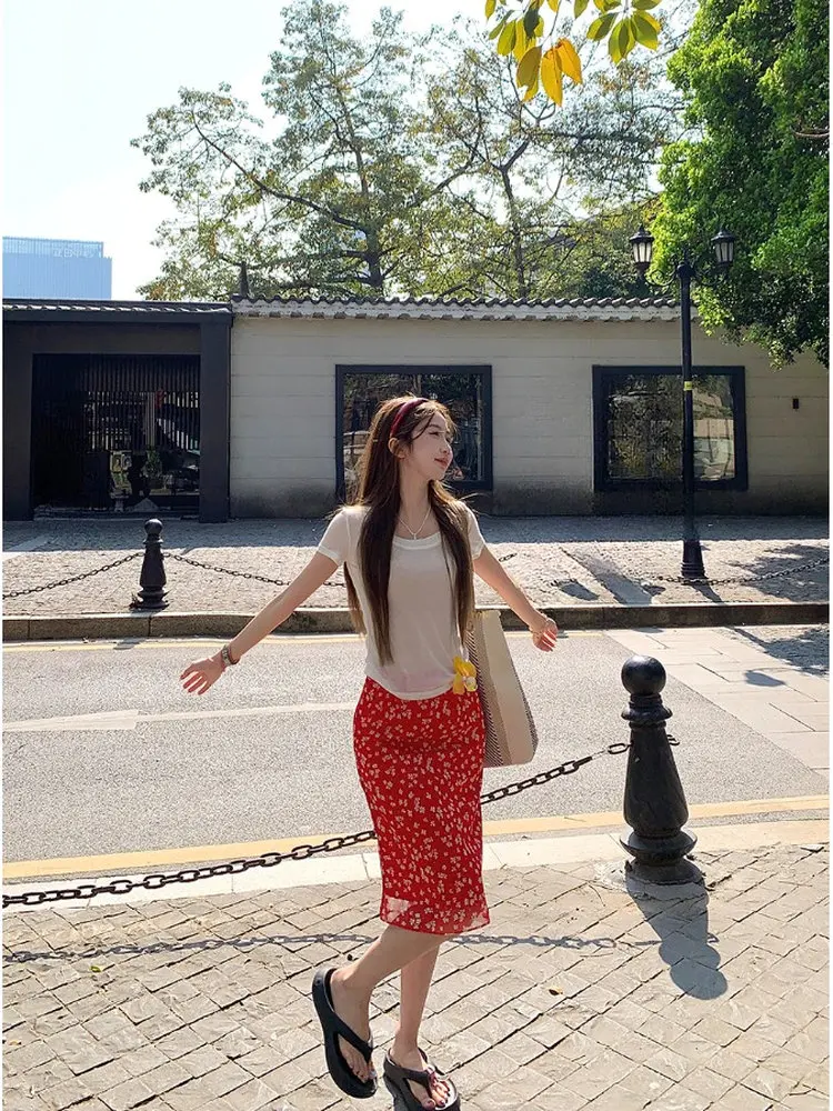 Beach Vacation Style Women's Short Sleeve T-Shirt And Red Floral Print Skirt Two-Piece Set Summer Casual Wear for Adults
Beach Vacation Style Women's Short Sleeve T-Shirt And Red Floral Print Skirt Two-Piece Set Summer Casual Wear for Adults