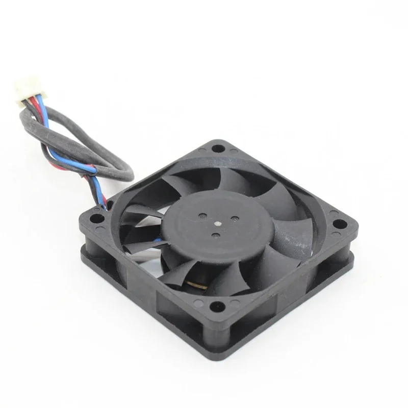 Delta Electronics AFB0612HB R00 DC 12 В 0,15 А 60x60x15 мм 3-проводной охлаждающий вентилятор для сервера
Delta Electronics AFB0612HB R00 DC 12 В 0,15 А 60x60x15 мм 3-проводной охлаждающий вентилятор для сервера