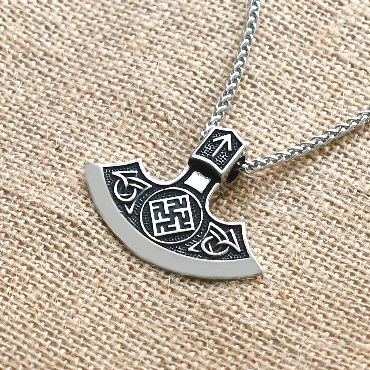 Men's Viking Stainless Steel Axe Pendant Necklace Nordic Rune Alphabet Amulet Jewelry 60cm Keel Does Not Fade
Men's Viking Stainless Steel Axe Pendant Necklace Nordic Rune Alphabet Amulet Jewelry 60cm Keel Does Not Fade