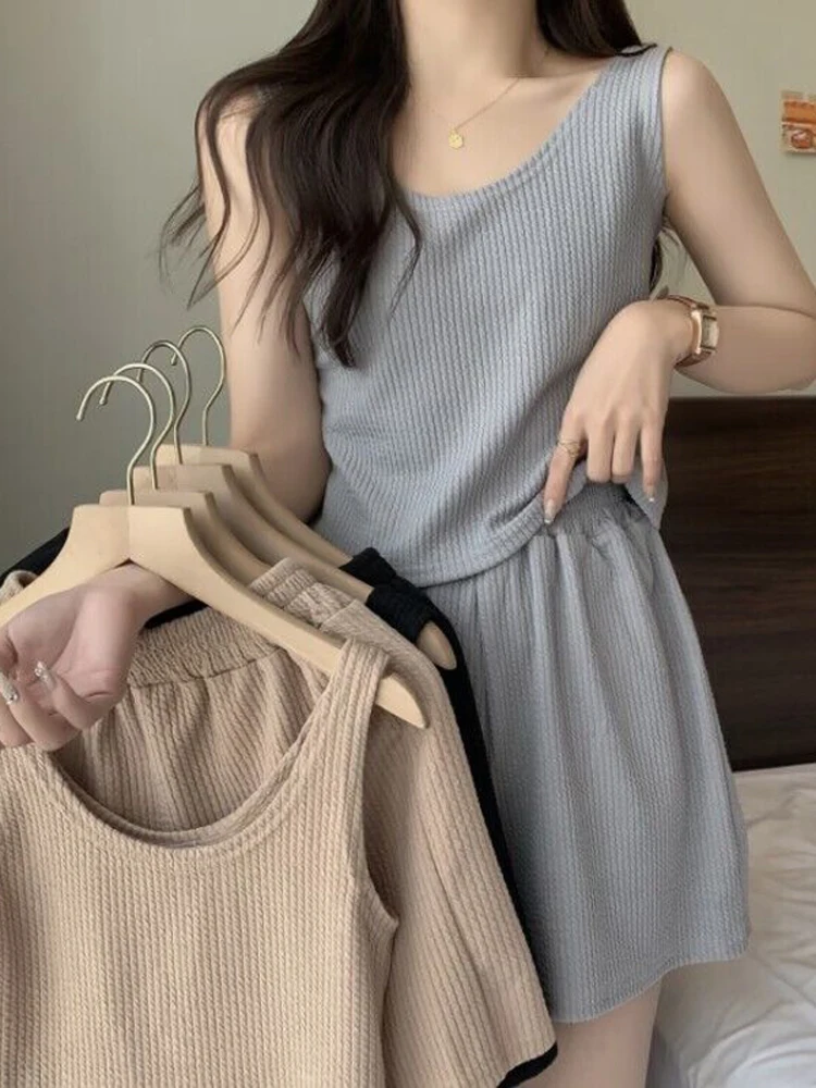 Simple Color Vest Top And Shorts Two-Piece Set Women's Summer Korean Style Slim Fit Versatile Sporty Casual Fashionable...
Simple Color Vest Top And Shorts Two-Piece Set Women's Summer Korean Style Slim Fit Versatile Sporty Casual Fashionable...
