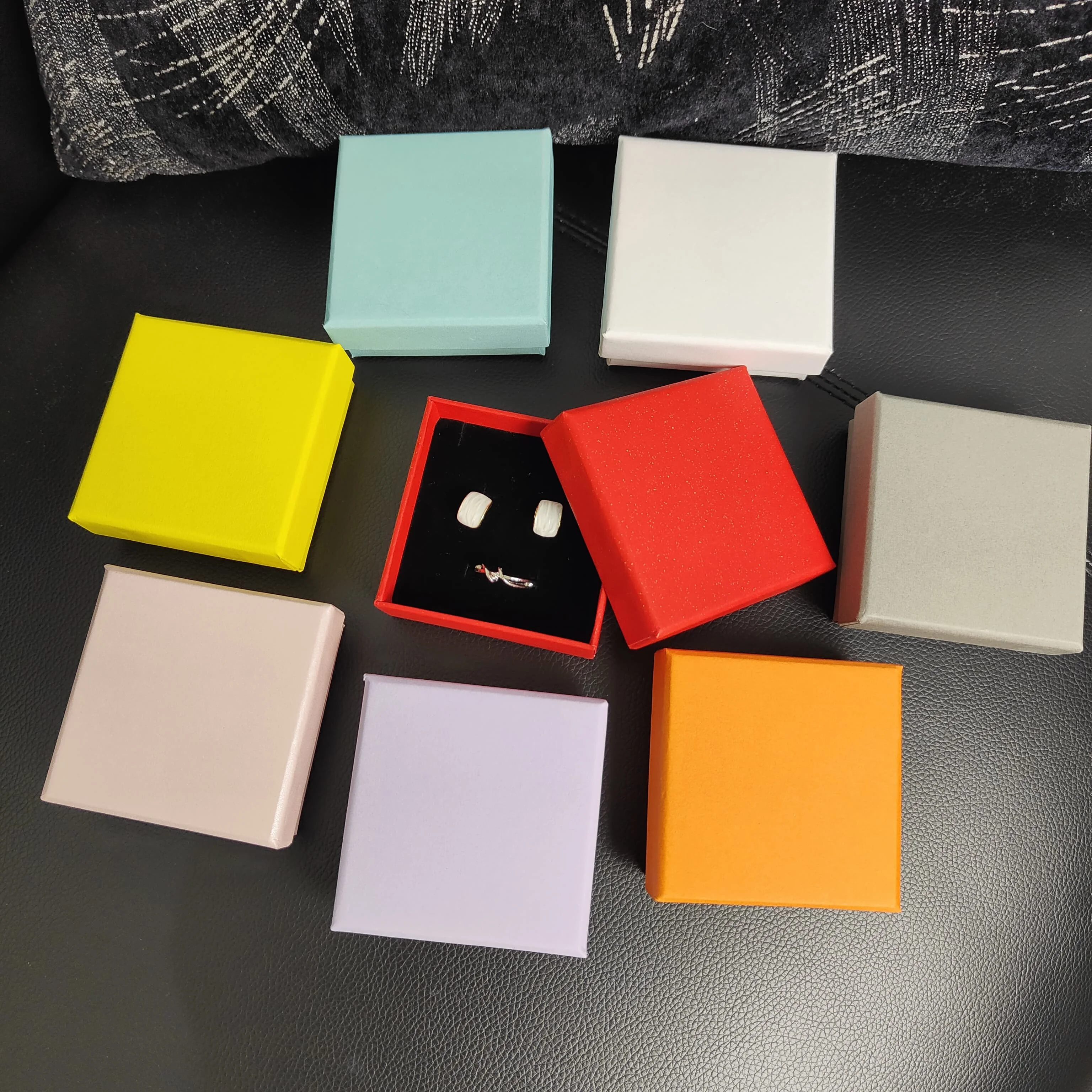 12pcs Colorful Lid And Base Jewelry Packaging Sponge Insert Earrings Ring Paper Boxes 8x8x3.2cm
12pcs Colorful Lid And Base Jewelry Packaging Sponge Insert Earrings Ring Paper Boxes 8x8x3.2cm