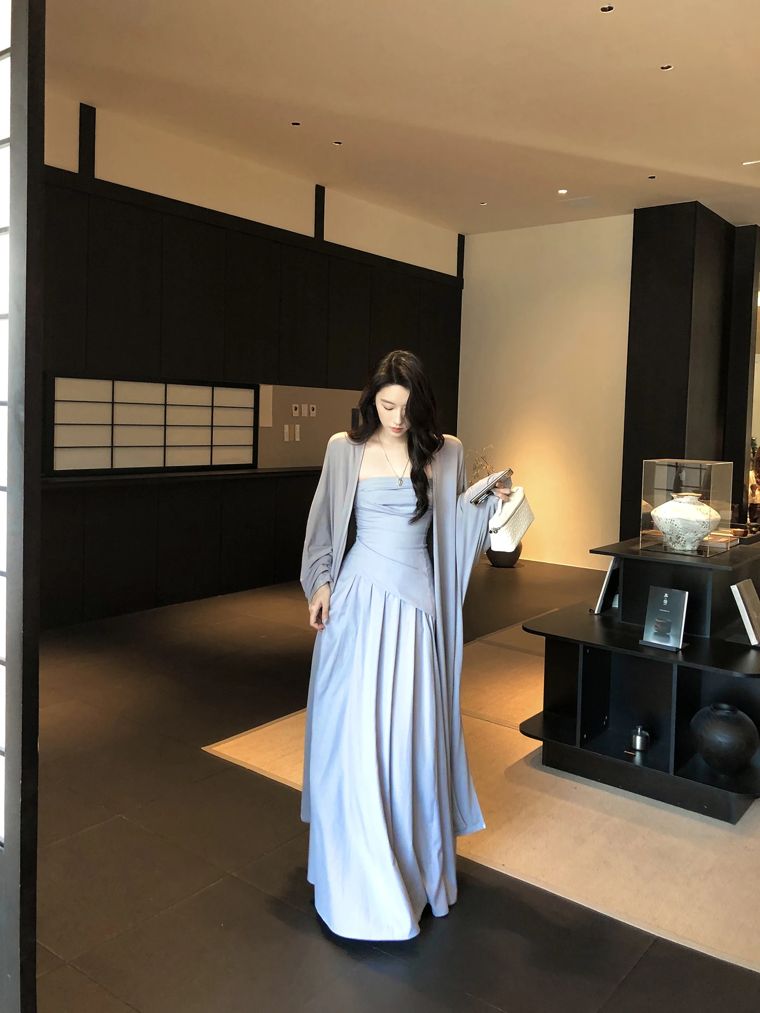 KKABOVE Linen Waist-Cinching Slim Fit Tube Dress Long Sleeve High Waist Korean Design Spring Summer Casual Outfit Set
KKABOVE Linen Waist-Cinching Slim Fit Tube Dress Long Sleeve High Waist Korean Design Spring Summer Casual Outfit Set