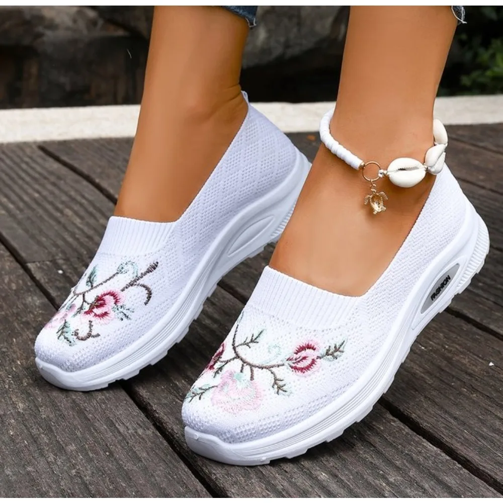 Comfortable Casual Women's Shoes Spring and Summer Breathable Fabric Uppers Solid Colors Low-cut Design Soft and Outdoor Walking
Comfortable Casual Women's Shoes Spring and Summer Breathable Fabric Uppers Solid Colors Low-cut Design Soft and Outdoor Walking