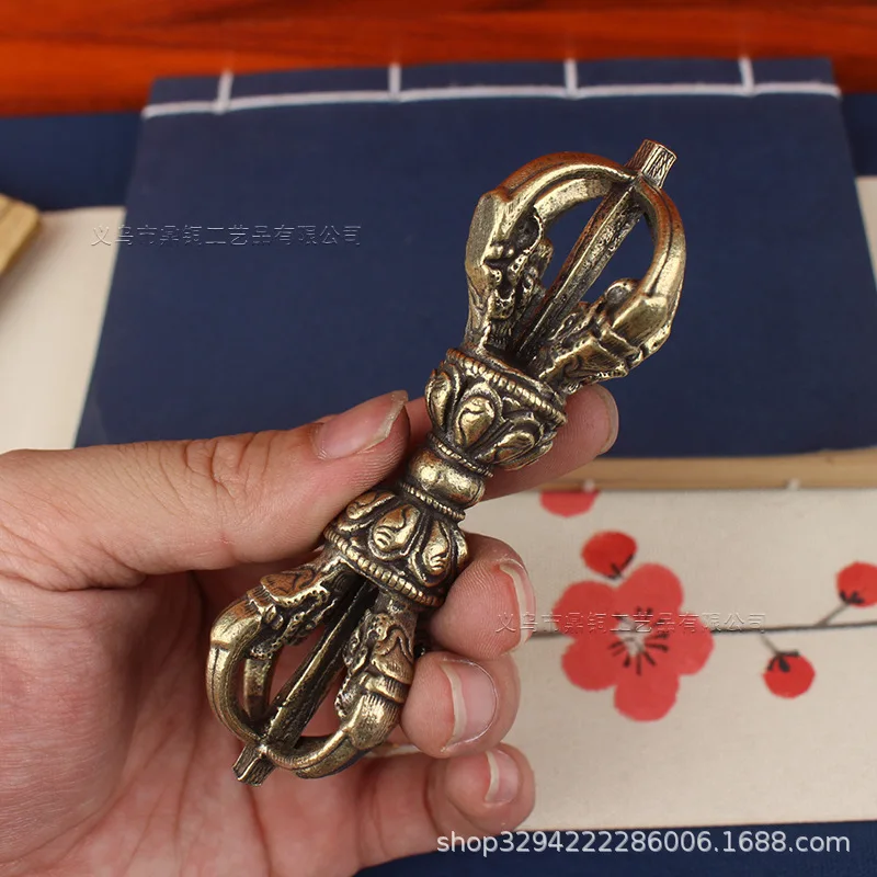 Tibetan Esoteric Ritual Instrument Handmade Brass Five-Pronged Vajra Pestle Antique Craft Nepalese Ritual Instrument
Tibetan Esoteric Ritual Instrument Handmade Brass Five-Pronged Vajra Pestle Antique Craft Nepalese Ritual Instrument