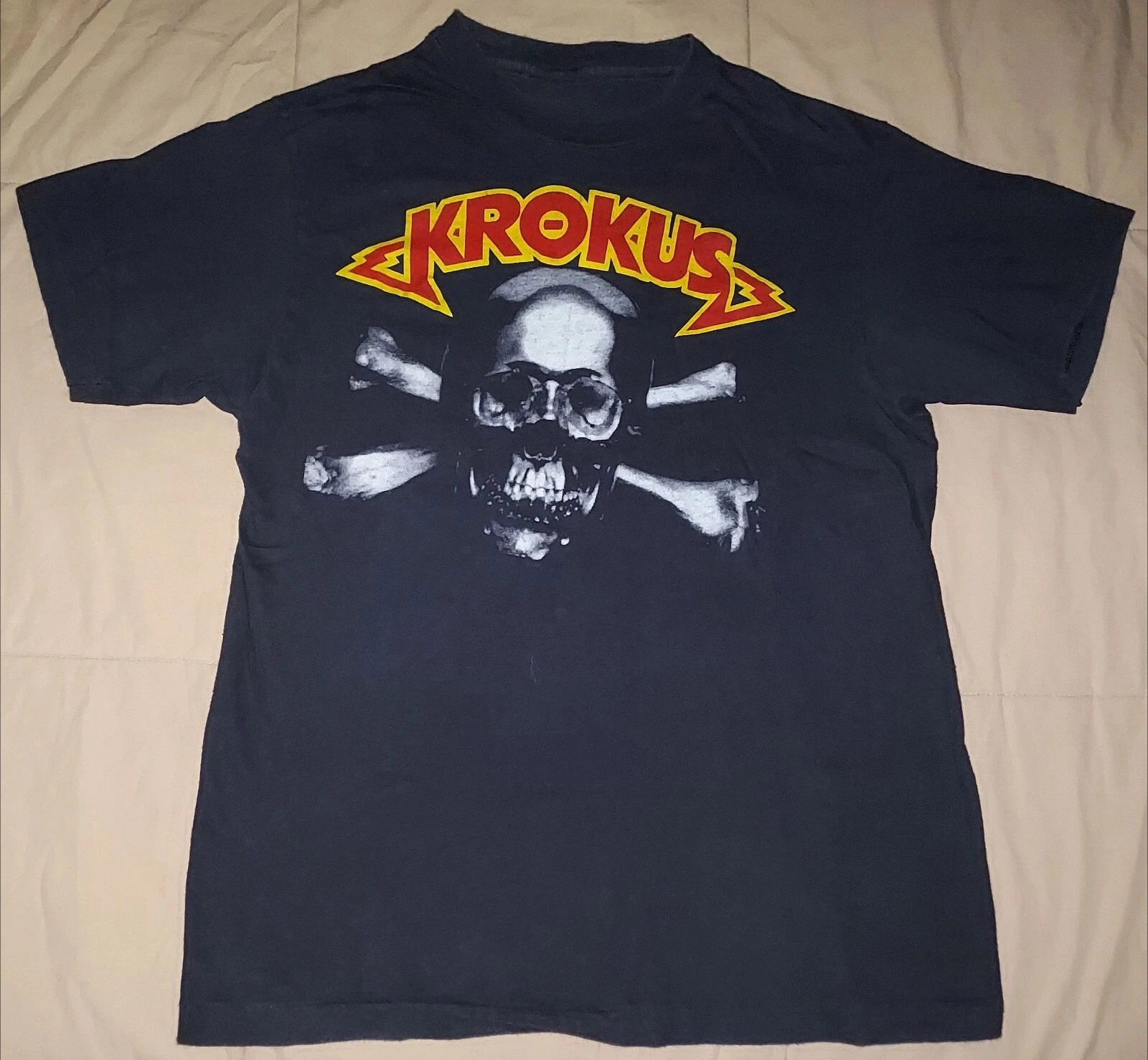 1983 KROKUS T SHIRT MEDIUM WORLD CONCERT TOUR METAL BAND 80s EAT THE RICH US American Singer Tee Men Rock Short-sleeved Women
1983 KROKUS T SHIRT MEDIUM WORLD CONCERT TOUR METAL BAND 80s EAT THE RICH US American Singer Tee Men Rock Short-sleeved Women