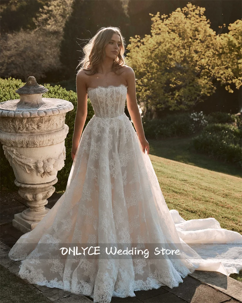 Sexy Sweetheart Wedding Dress 2025 Lace Boho Sleeveless Bride Gown Buttons Back Appliques Vestido De Novia Customized
Sexy Sweetheart Wedding Dress 2025 Lace Boho Sleeveless Bride Gown Buttons Back Appliques Vestido De Novia Customized