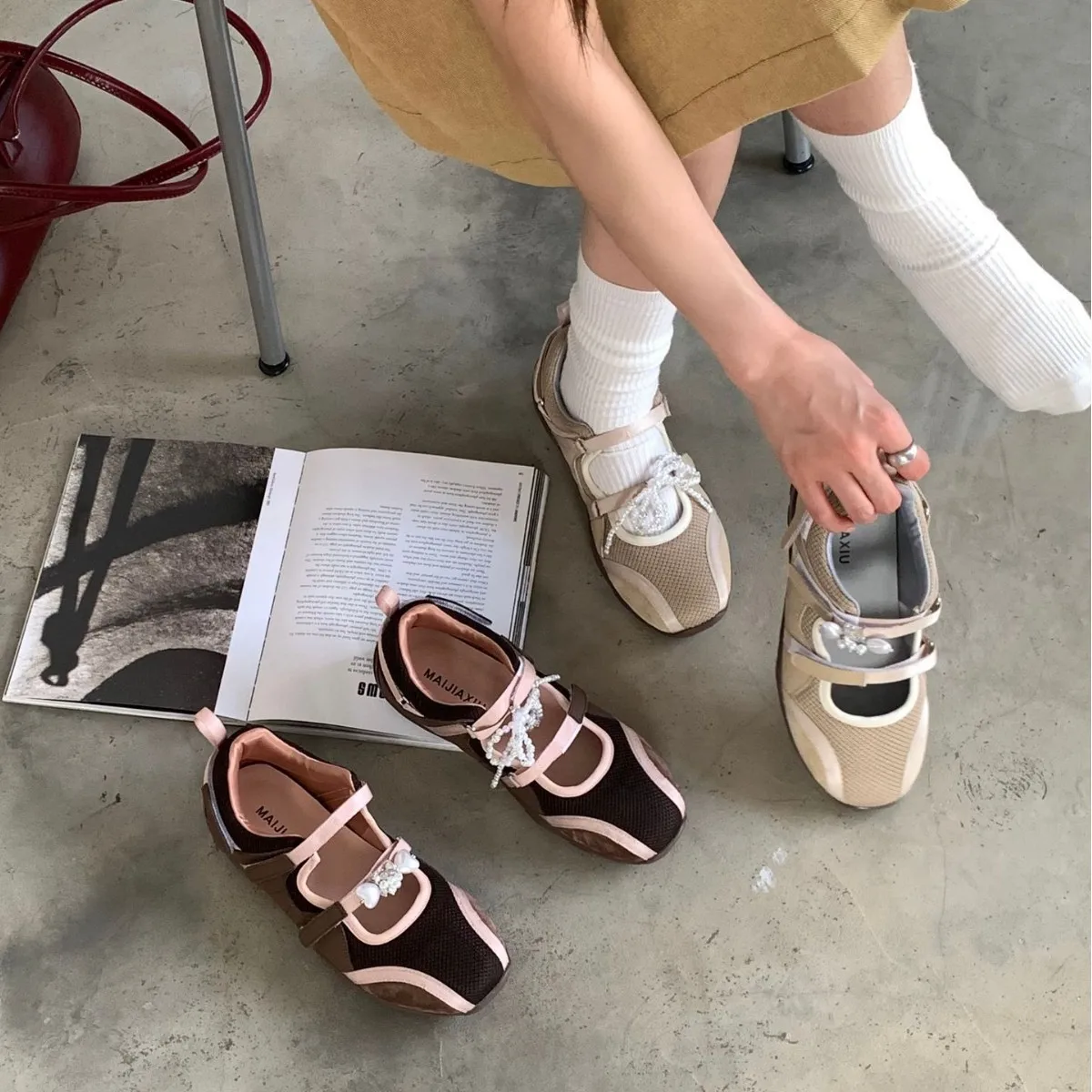 2025 Woman Pearl Pendant Sneakers Ballet Flats Retro Cross Trap Low Top Casual Shoes Brand Design Sweet Simple Fashion Flat
2025 Woman Pearl Pendant Sneakers Ballet Flats Retro Cross Trap Low Top Casual Shoes Brand Design Sweet Simple Fashion Flat