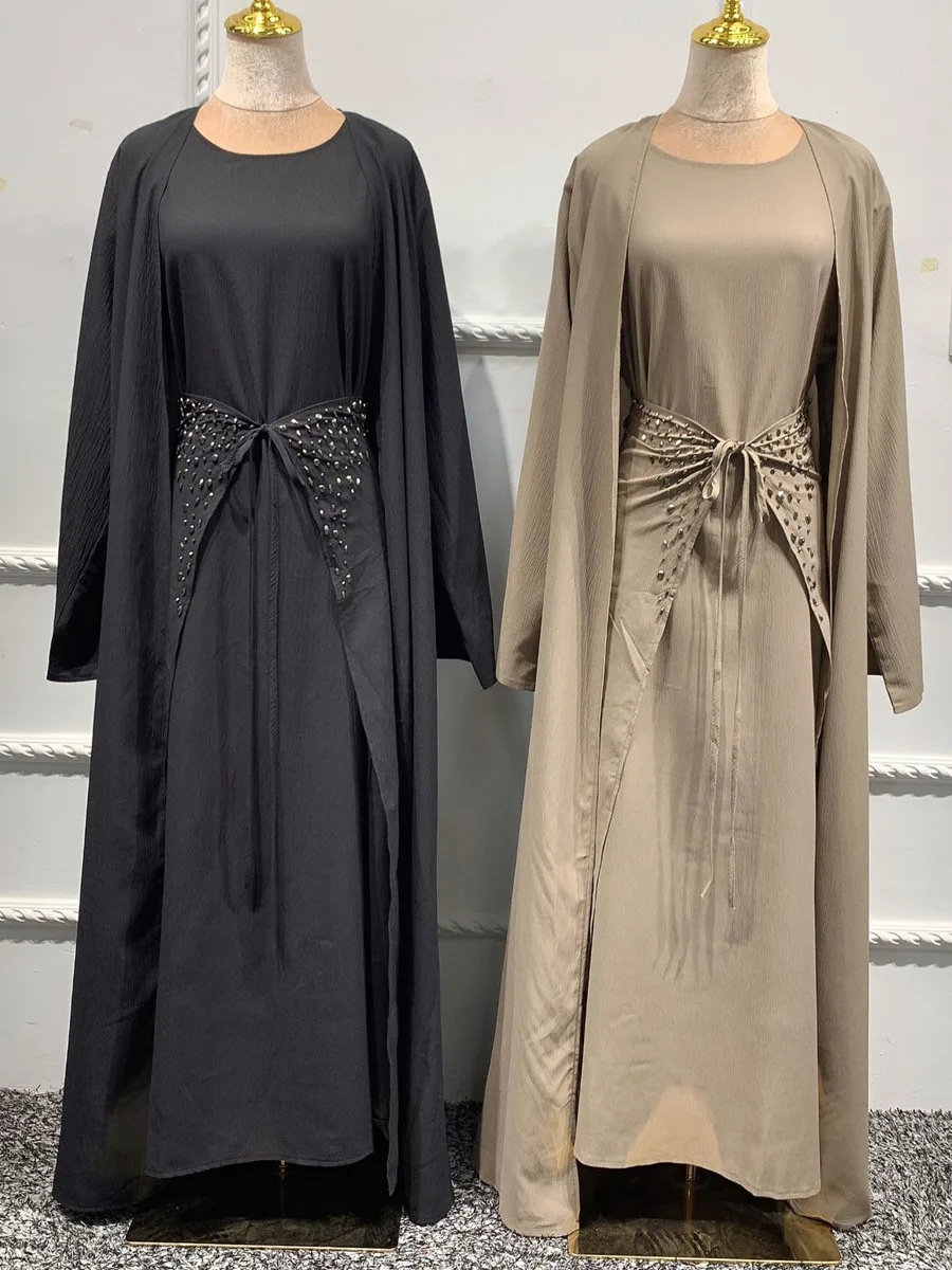 Muslim Women Middle East Dubai Türkiye Abaya Long Dress Solid Kaftan Modest Robe Beading 3-piece set Femme Islam Clothing Set
Muslim Women Middle East Dubai Türkiye Abaya Long Dress Solid Kaftan Modest Robe Beading 3-piece set Femme Islam Clothing Set