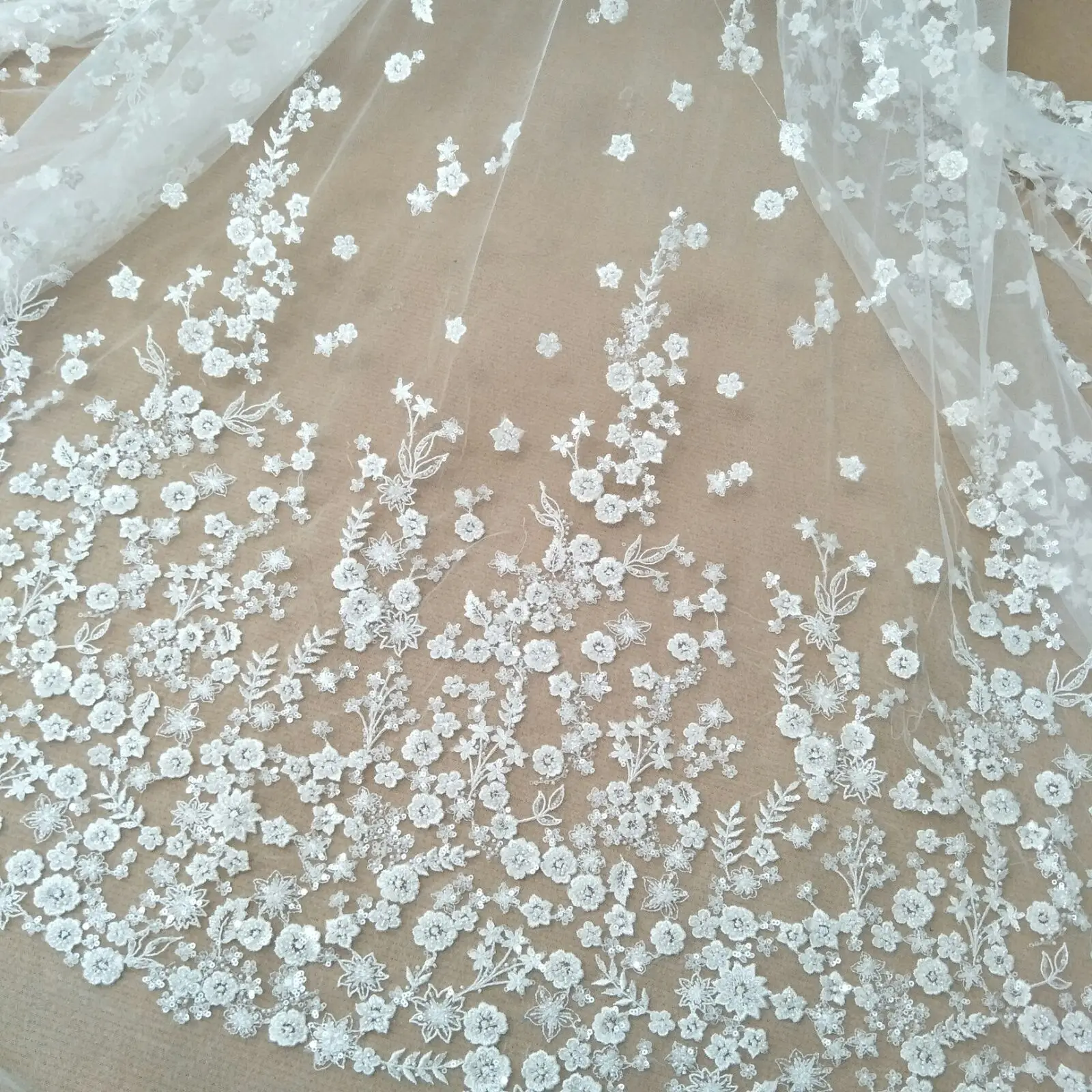 2024 ivory fashion lace fabric bridal wedding gown dress lace fabric with beads and sequins 130cm width lace sell by yard
2024 ivory fashion lace fabric bridal wedding gown dress lace fabric with beads and sequins 130cm width lace sell by yard