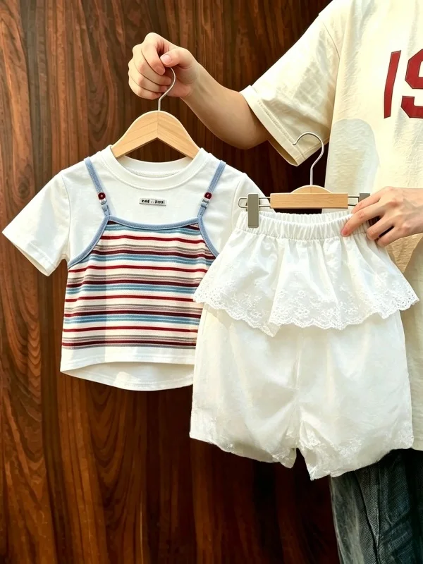 Girls Summer Outfit Set Short Sleeve Fashionable Top And Shorts Two Piece T-Shirt Stylish Children's Clothing Casual Sportswear
Girls Summer Outfit Set Short Sleeve Fashionable Top And Shorts Two Piece T-Shirt Stylish Children's Clothing Casual Sportswear