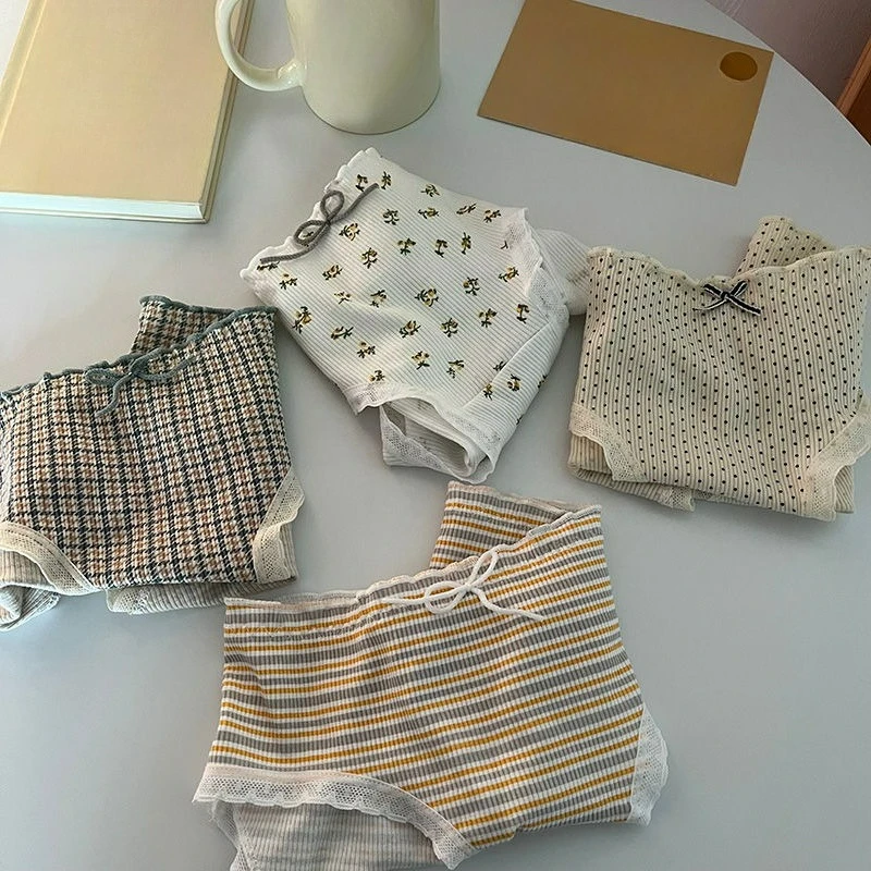 New Japanese Small Floral Girl Striped Underwear Pure Cotton Crotch Middle Waist Student Cute Plaid Briefs Woman Comfortable
New Japanese Small Floral Girl Striped Underwear Pure Cotton Crotch Middle Waist Student Cute Plaid Briefs Woman Comfortable