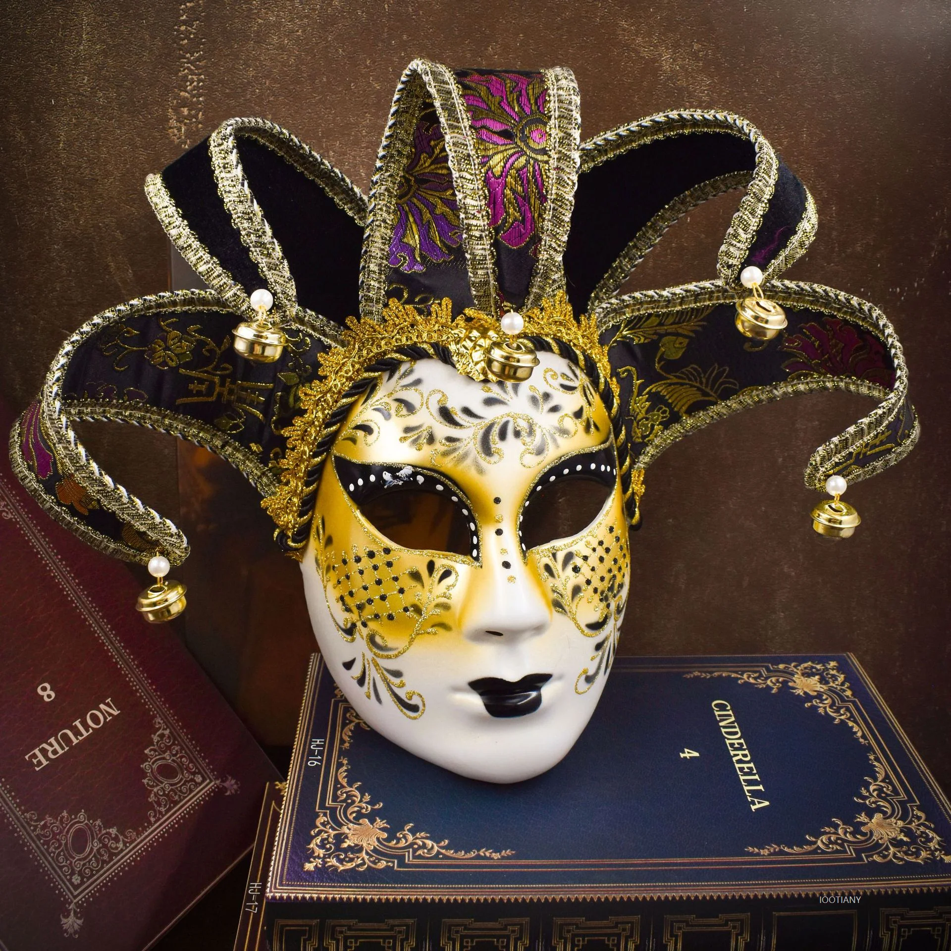 Classic Halloween Venetian Clown Mask Cosplay Retro Painted Italian Mask Masquerade Carnival Party Performance Accessories 2026
Classic Halloween Venetian Clown Mask Cosplay Retro Painted Italian Mask Masquerade Carnival Party Performance Accessories 2026