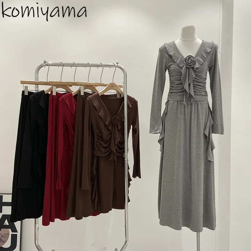 Комплекты из двух предметов с 3d Florwer и оборками. Женская футболка с v-образным вырезом и длинным рукавом + юбка трапециевидной формы с высокой талией. Новый костюм весны и осени 2024.
Комплекты из двух предметов с 3d Florwer и оборками. Женская футболка с v-образным вырезом и длинным рукавом + юбка трапециевидной формы с высокой талией. Новый костюм весны и осени 2024.