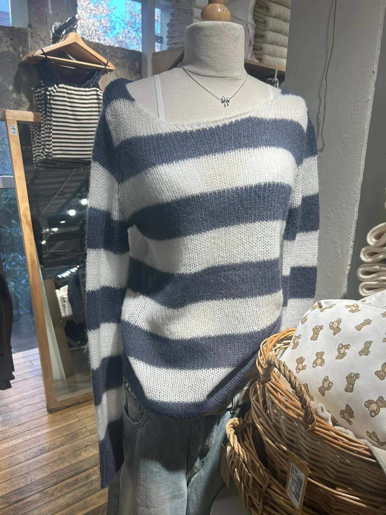 Navy Striped Thin Knitted Long Sleeve T-Shirt Woman Spring Scoop Neck Cotton Smock American Fashion Sweetwear Tee Shirt Y2k Tops
Navy Striped Thin Knitted Long Sleeve T-Shirt Woman Spring Scoop Neck Cotton Smock American Fashion Sweetwear Tee Shirt Y2k Tops
