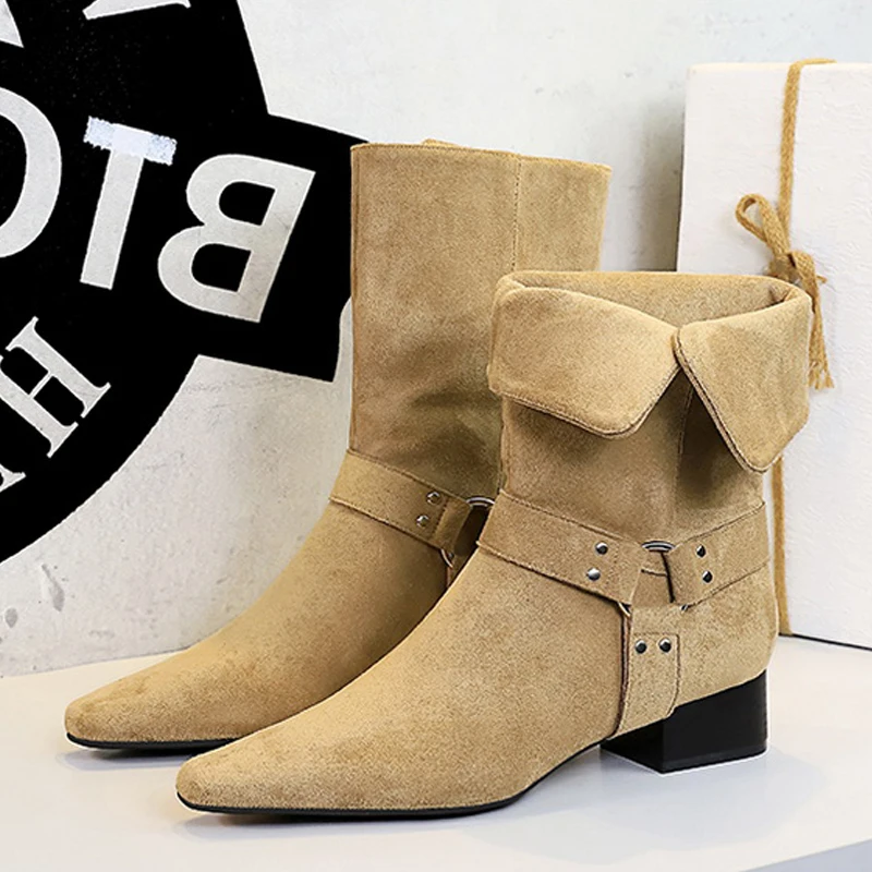 BIGTREE Winter Vintage Retro Ankle Boots Women Square Head Rivet Thick Heel Western Shoes Zapatos De Mujer
BIGTREE Winter Vintage Retro Ankle Boots Women Square Head Rivet Thick Heel Western Shoes Zapatos De Mujer