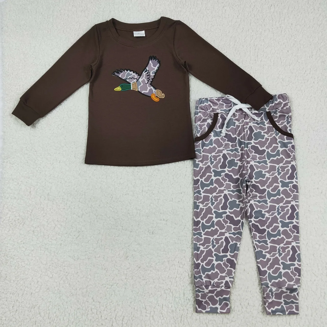 Wholesale Baby Boy Cotton Long Sleeves Embroidery Duck Brown Shirt Set Toddler Kids Outfit Clothes Children Camo Pockets Pants
Wholesale Baby Boy Cotton Long Sleeves Embroidery Duck Brown Shirt Set Toddler Kids Outfit Clothes Children Camo Pockets Pants