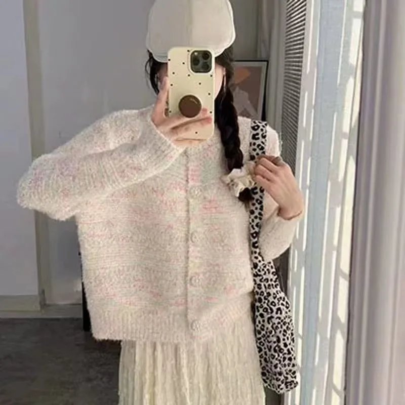 Gradient Plush Sweater Jacket for Women in Spring, Autumn and Winter, Lazy Style, Short Knitted Cardigan, Korean Version Top
Gradient Plush Sweater Jacket for Women in Spring, Autumn and Winter, Lazy Style, Short Knitted Cardigan, Korean Version Top
