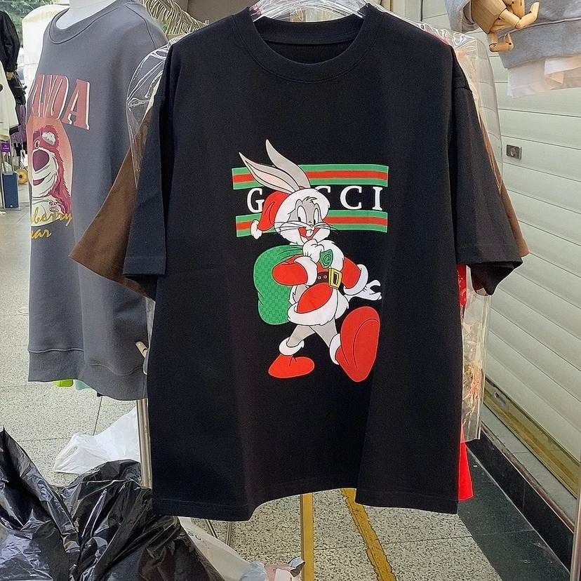 2025 Luxury Brand T-Shirt Men Women Short Sleeve High Quality Cotton Tees Summer T-shirt Fashion Trend Y2k Tops Men's Clothing
2025 Luxury Brand T-Shirt Men Women Short Sleeve High Quality Cotton Tees Summer T-shirt Fashion Trend Y2k Tops Men's Clothing