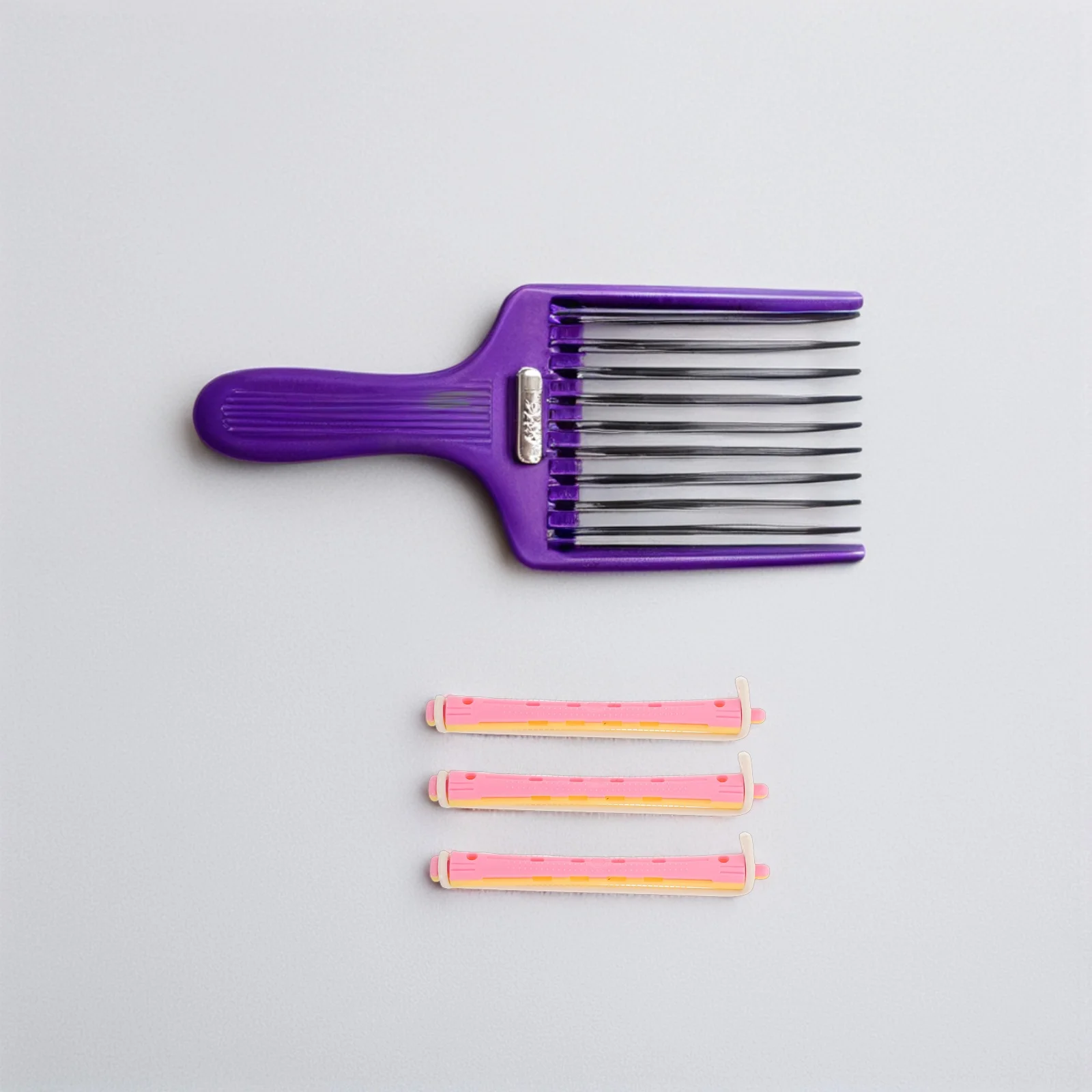 Набор из 18 пластиковых бигуди для холодной завивки волос без нагрева, для коротких и длинных волос, для использования в салонах, для создания естественных локонов
Набор из 18 пластиковых бигуди для холодной завивки волос без нагрева, для коротких и длинных волос, для использования в салонах, для создания естественных локонов