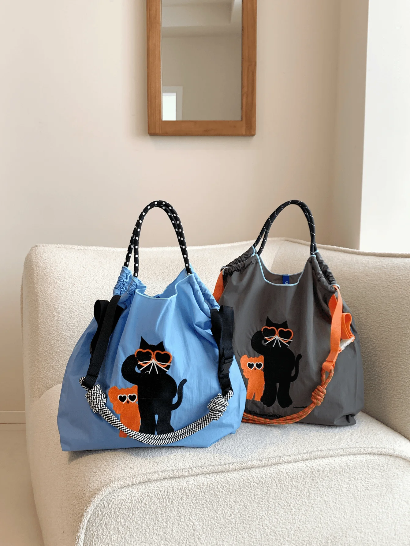 Japanese-Style Embroidered Shopping Bag with Fashionable Cat Pattern, Women's Shoulder Bag, Large Capacity Tote Bag, Lightweight and Foldable, Suitable for Shopping, Commuting, Travel, Parties, and as a Surprise Gift
Japanese-Style Embroidered Shopping Bag with Fashionable Cat Pattern, Women's Shoulder Bag, Large Capacity Tote Bag, Lightweight and Foldable, Suitable for Shopping, Commuting, Travel, Parties, and as a Surprise Gift