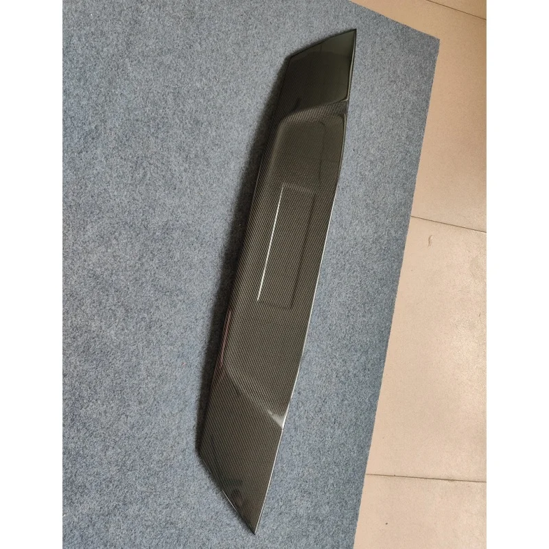 Used for 08~14 Ferrari old California body kit HM style carbon fiber tailgate decorative panel
Used for 08~14 Ferrari old California body kit HM style carbon fiber tailgate decorative panel