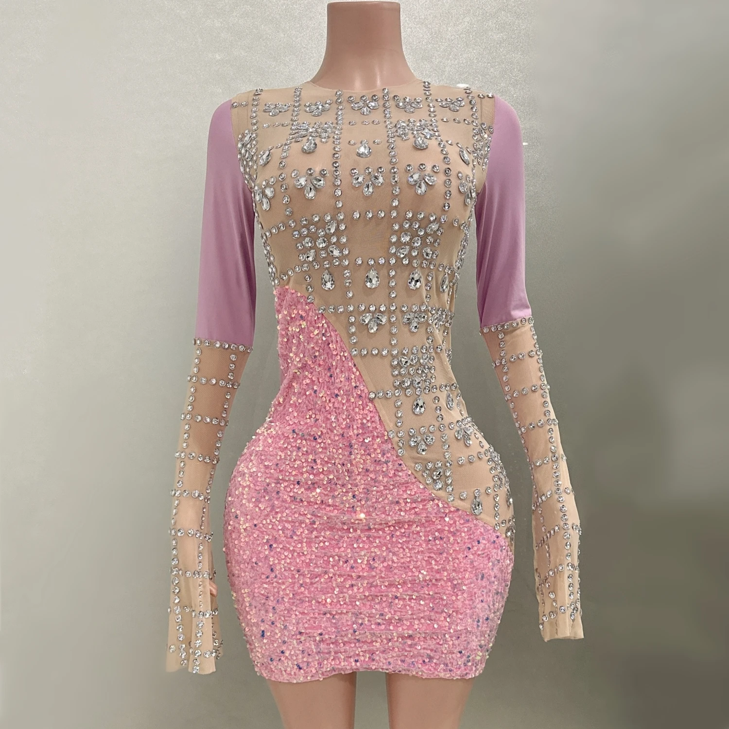 Shinning Crystal Diamonds Long Sleeve Mini Bodycon Dress Women Birthday Evening Party Celebrate Performance Costume
Shinning Crystal Diamonds Long Sleeve Mini Bodycon Dress Women Birthday Evening Party Celebrate Performance Costume
