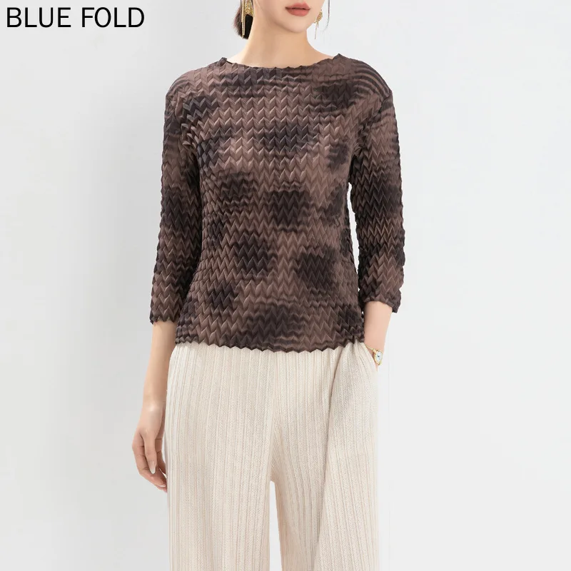 MIYAKE Printed Round Neck Top Women Spring and Summer New Style Printed Stretch Round Neck Pullover V-shaped Pleated Bottom
MIYAKE Printed Round Neck Top Women Spring and Summer New Style Printed Stretch Round Neck Pullover V-shaped Pleated Bottom